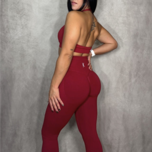 foto legging push up granate, fondo gris